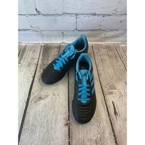 ADIDAS Kids Unisex Predator Indoor Turf Soccer Shoes / Size: 4.5Y